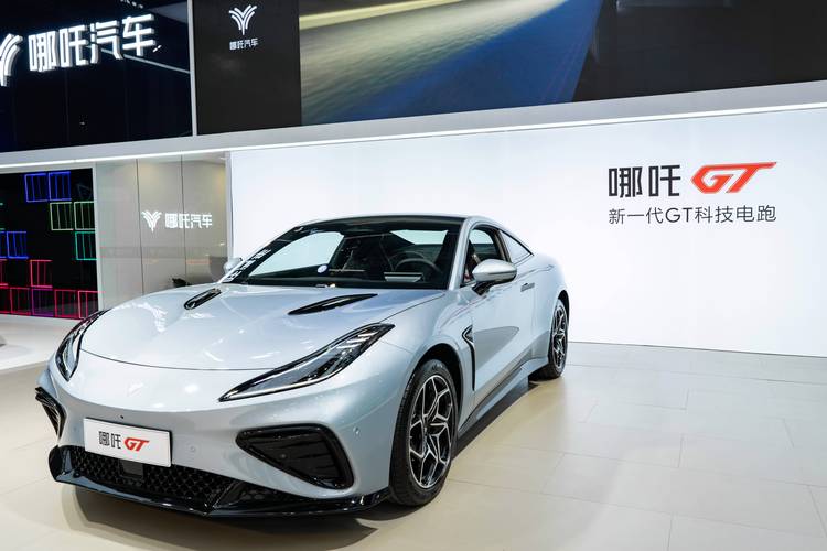 重庆南岸区富傲润企业管理咨询哪吒汽车在智能汽车领域的表现，领途汽车在新能源汽车市场中的影响力