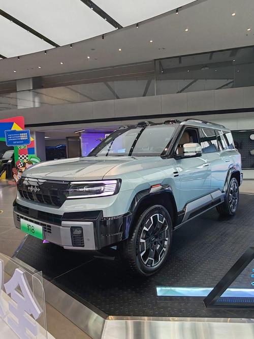 重庆南岸区富傲润企业管理咨询比亚迪方程豹硬派越野的爆款，英菲尼迪35周年与你共成长